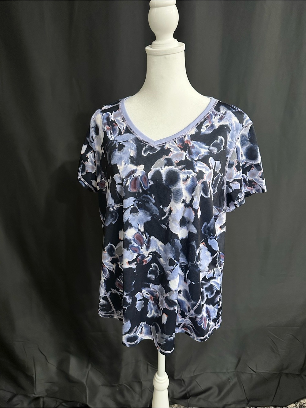 St. John's Bay Navy Floral V-Neck Short Sleeve Top